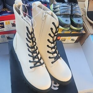 Art Class Cream Lace-Up Boots